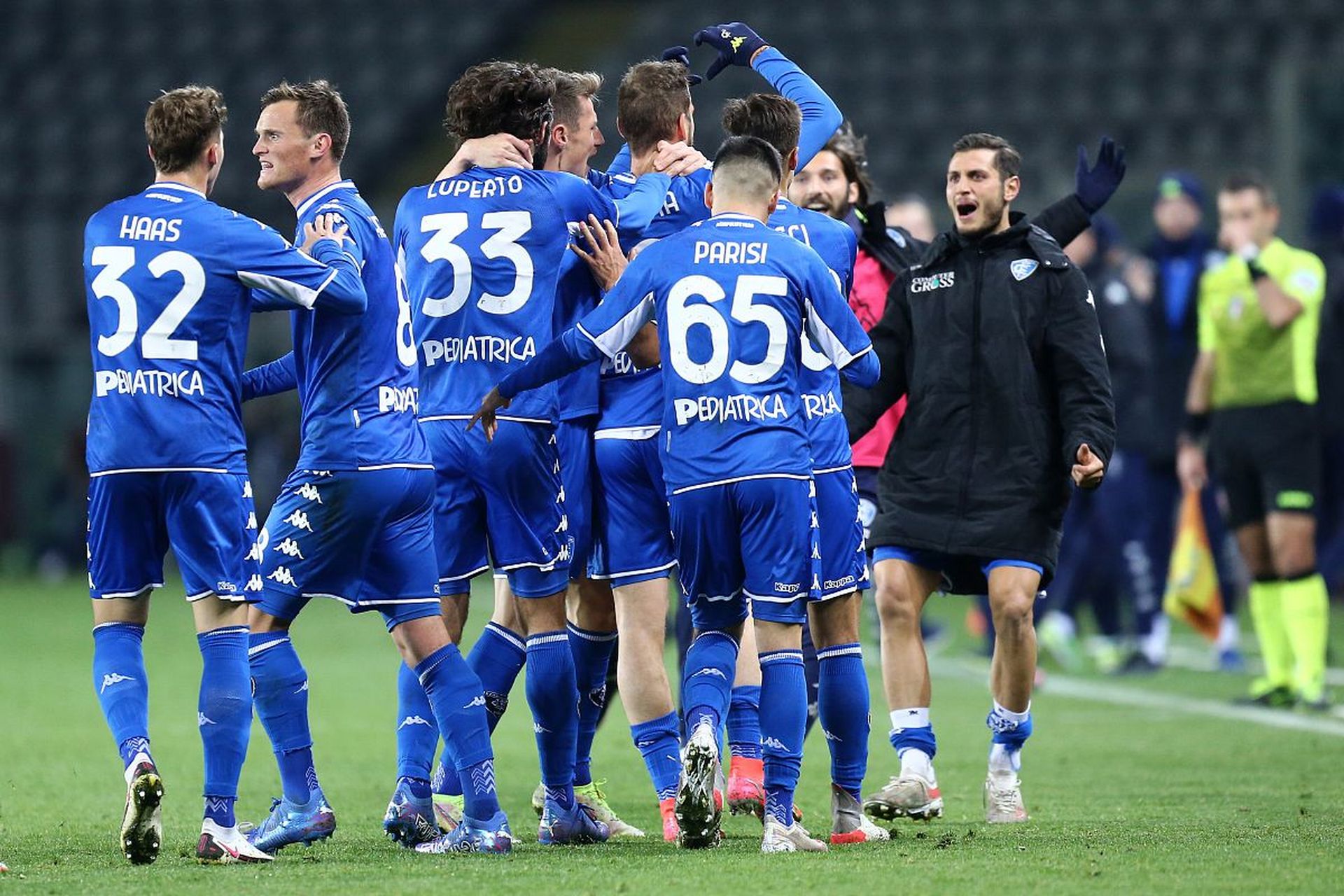 场上演荡气 场上演荡气